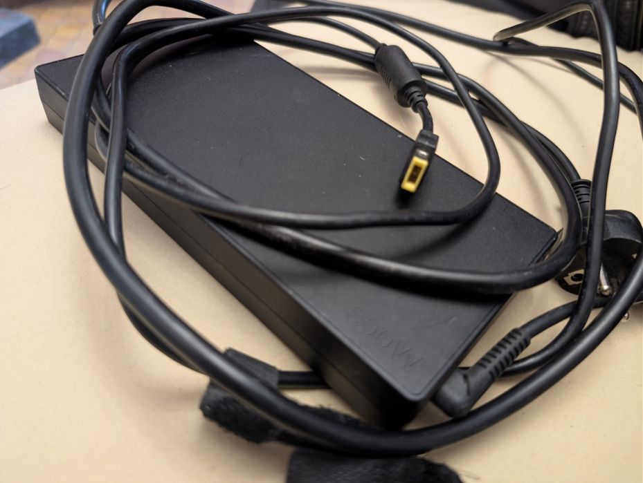 Блок живлення LENOVO 300W