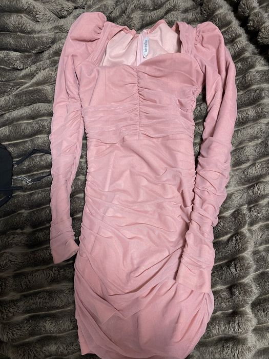 Приваблива святкова сукня