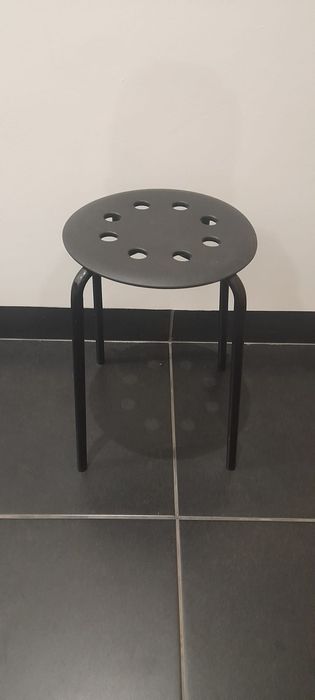 Bancos IKEA. €3,50 cada. Desconto para conjuntos. 12 disponíveis