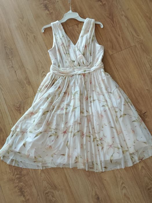 Tiulowa sukienka w kwiaty na różne okazje M/L