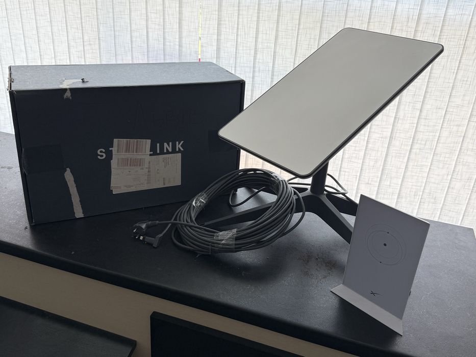 Комплект интернет-терминала Starlink Internet Satellite Kit V2 (Actuated)