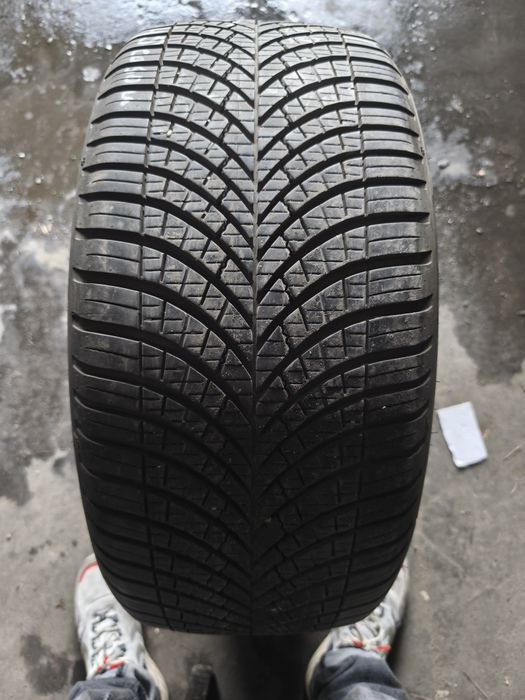 Idealna Pojedyncza 225 40r18 92Y xl Goodyear Vector 4 Season gen-3 2022r