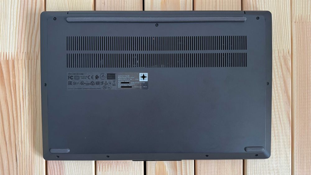 Portátil Lenovo i5 16GB RAM / 512GB SSD / MX330 / Bateria Nova