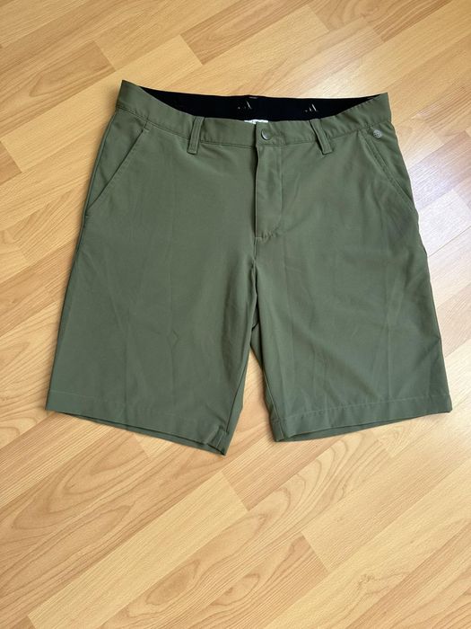 Шорти Adidas M розмір