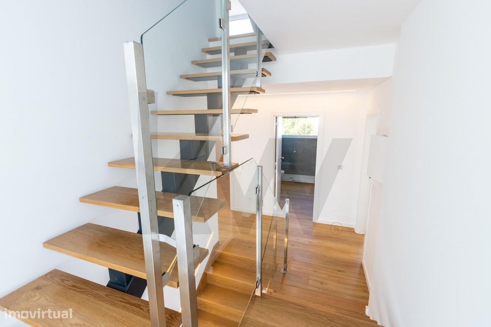 Moradia em condominio com jardim e piscina privados
