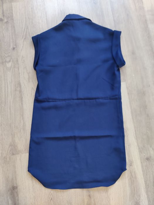 Vestido camiseiro com botões dourados / Mangogo