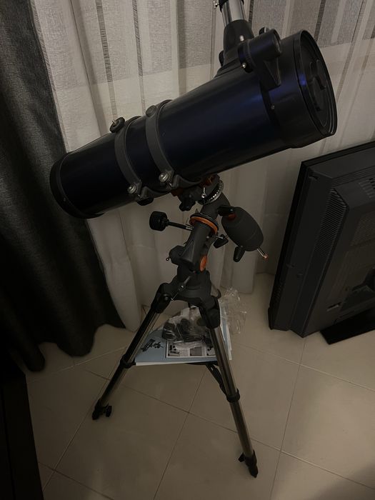 Telescópio Pro Celestron AstroMaster 130