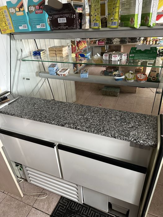 Холодильна вітрина