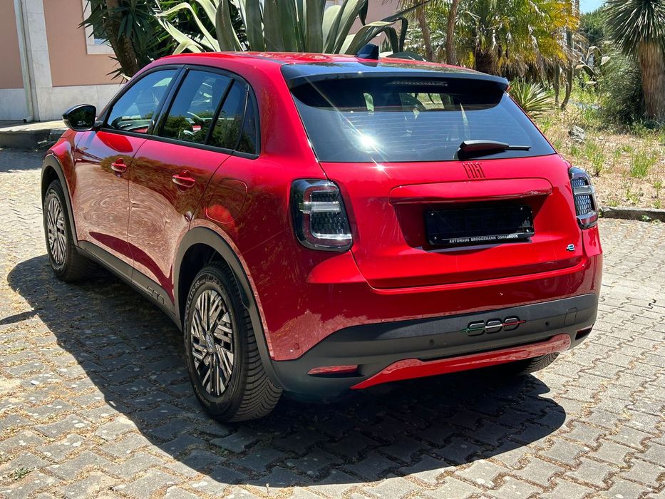 Fiat 600e Red433279967555768322