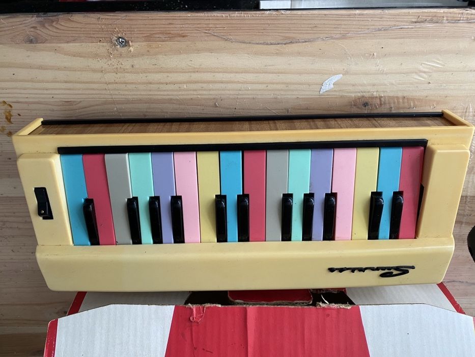 Orgao dos anos 60, da circa .