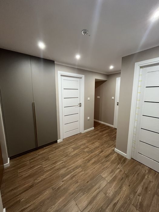 Duży pokój z balkonem i klimatyzacją na wynajem