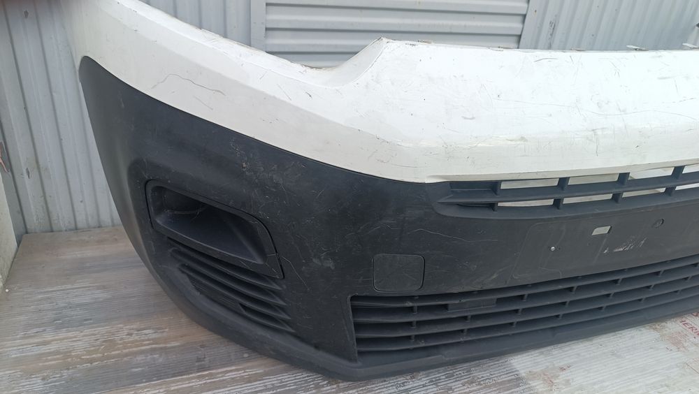 Vendo parachoque de frente citroen Berlingo ano 2018/23
