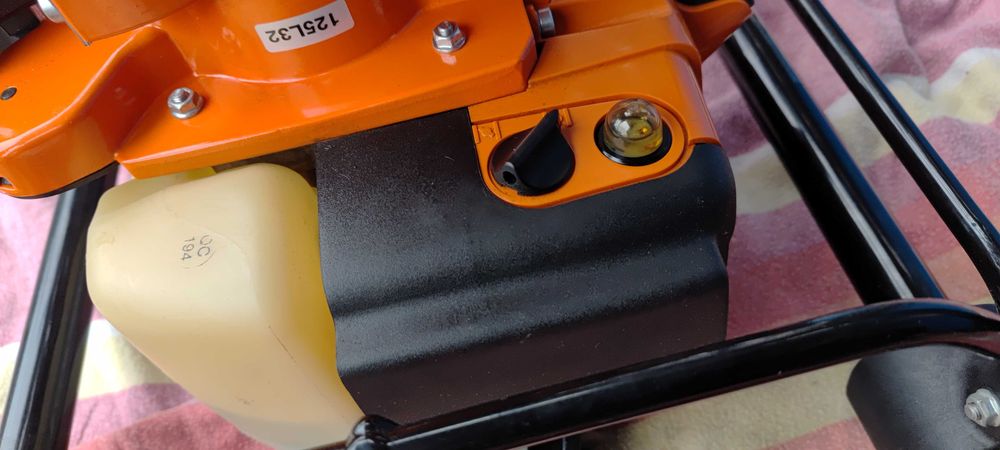 Бензобур Stihl BT 121