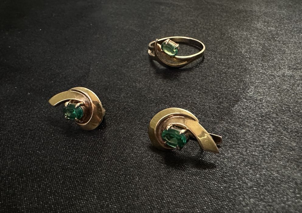 Продам золотые серьги, кольца