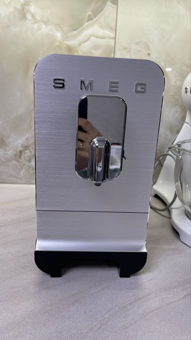 Кавава машина SMEG BCC13BLMEU