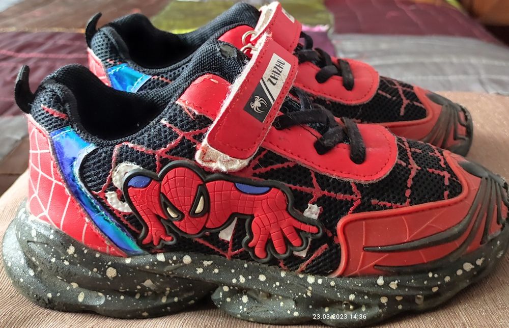 Buty piłkarskie Umbro + adidaski
