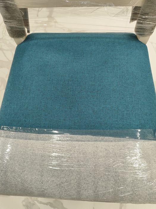 Стільці із дуба.