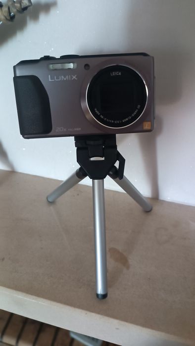 Máquinas fotográficas Sony e Panasonic leica