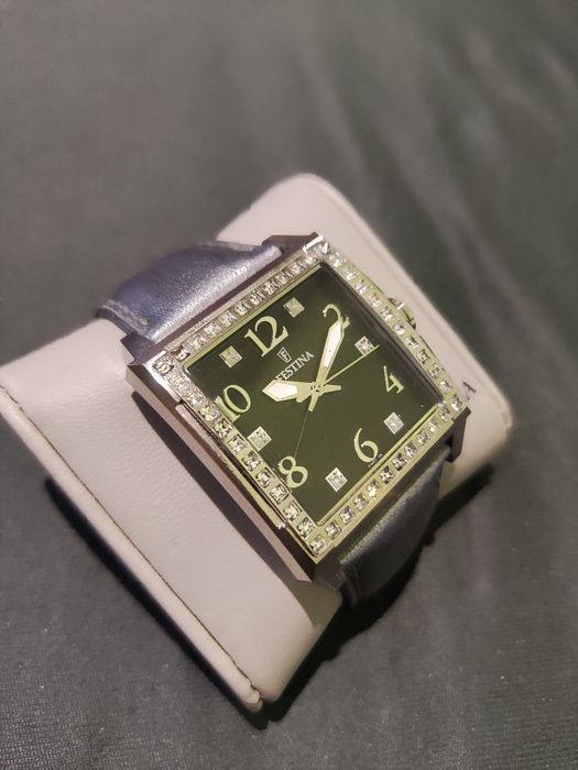 Zegarek damski Festina F16571 stan bdb