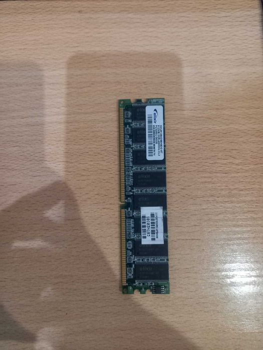 Memória RAM Elixir 512MB DDR1 400MHz (M2U51264DS8HB3G-5T)