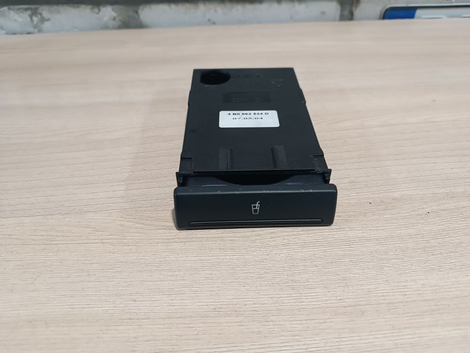 Подстаканник audi a6 c5 оригинал 4b0862534d