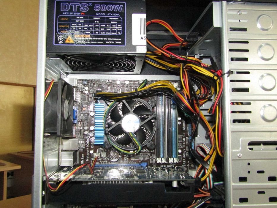 Продам системний блок на процесорі Intel Core i3.