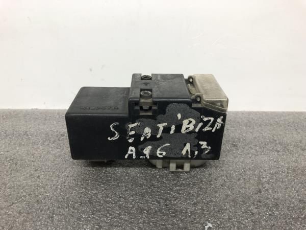 Botão / interruptor electromecânico / relé SEAT Ibiza II (6K1)