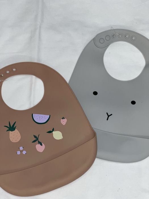 Слюнявчик, надгрудник для годування Liewood