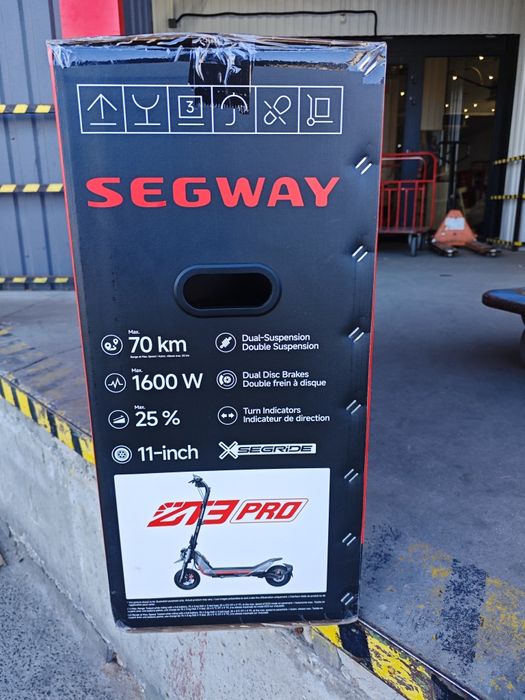 Електросамокат Ninebot Segway ZT3 PRO E (AA.05.18.01.0001)