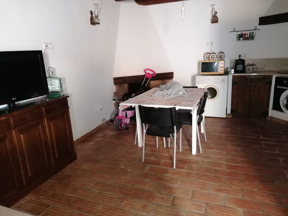 Arrenda se T2  totalmente mobilado,alguma coisa  mais contacte te me