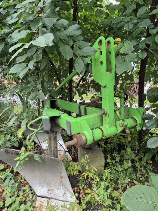 Продам плуг  2-25