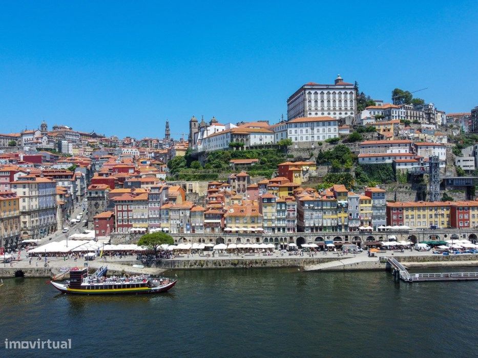 Apartamento T0 com varanda, em novo empreendimento, no Porto