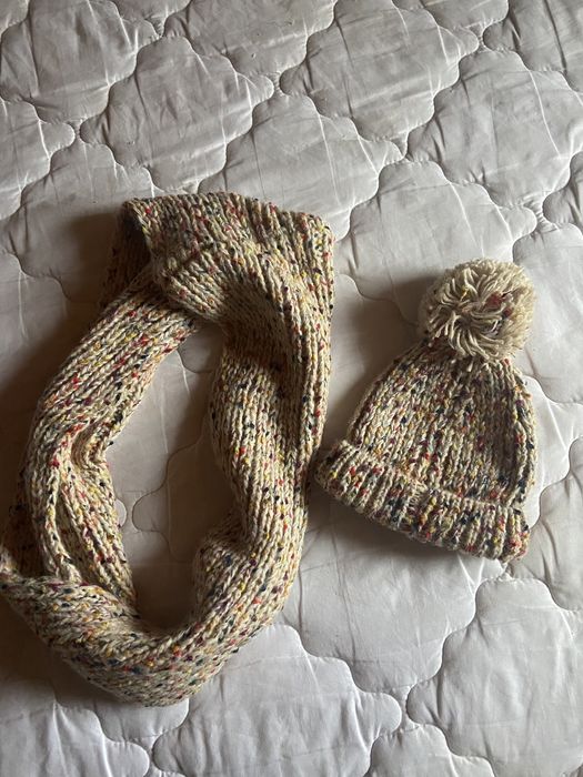 Gorro e gola de malha da zara