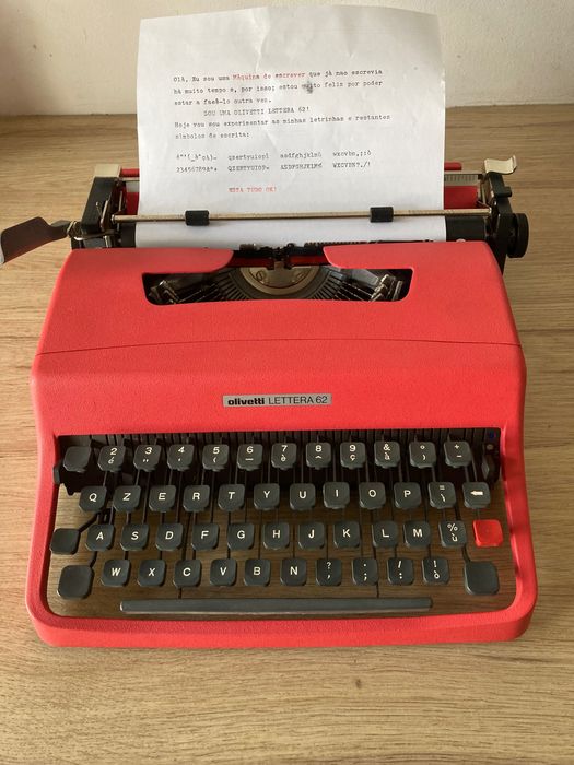 Máquina de escrever  **  Olivetti 62