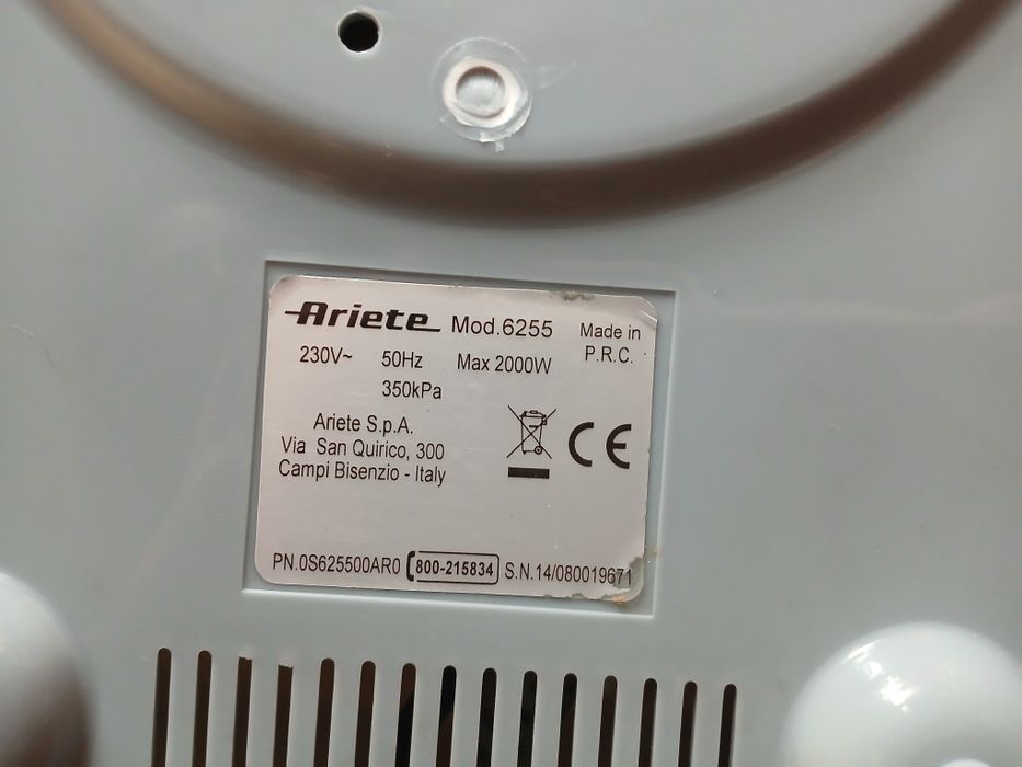 Ferro de engomar com caldeira marca Ariete