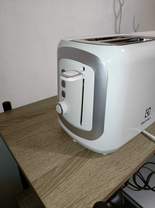 Тостер Electrolux