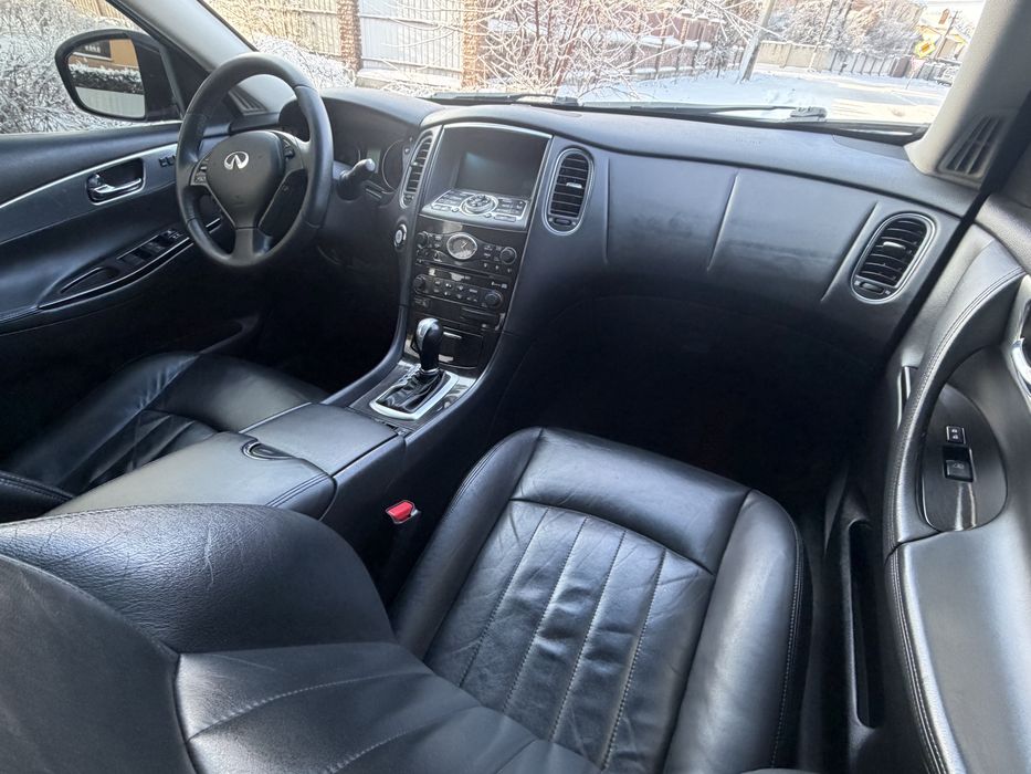 Продам Infinity EX35 AWD газ/бензин  максимальна ідеальний стан!