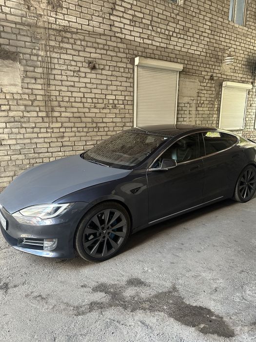 Аренда Tesla Model S 2017 100D (400км) Intel