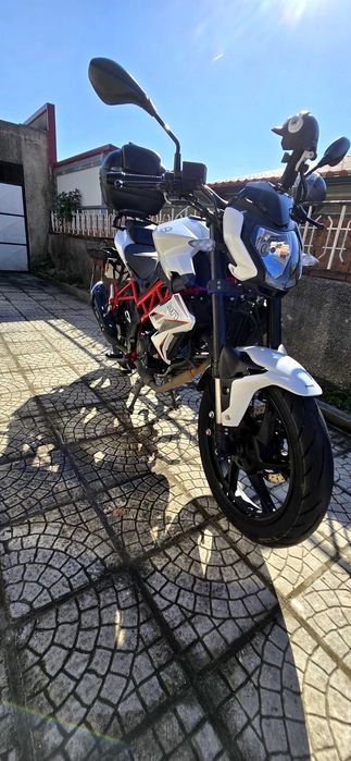 Moto Benelli 125