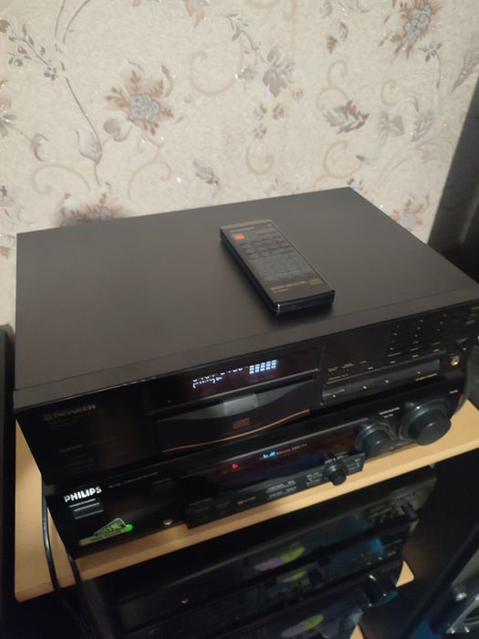 Сиди проигрыватель pioneer PD-S501.
