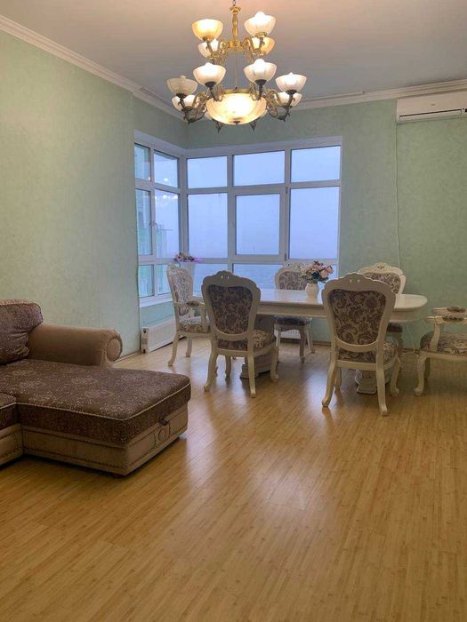 Продаж 3к квартири 102 кв. м на просп Лобановського з двома паркингами