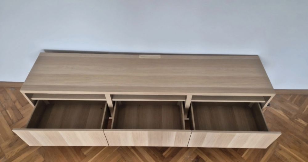IKEA bestå ława tv