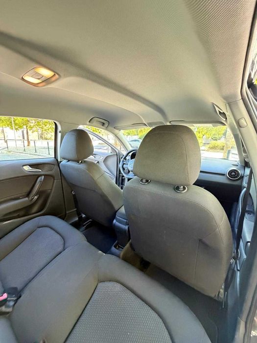 Audi 1.6 Sportback 115cv (5 Portas) – Económico, Excelente Estado