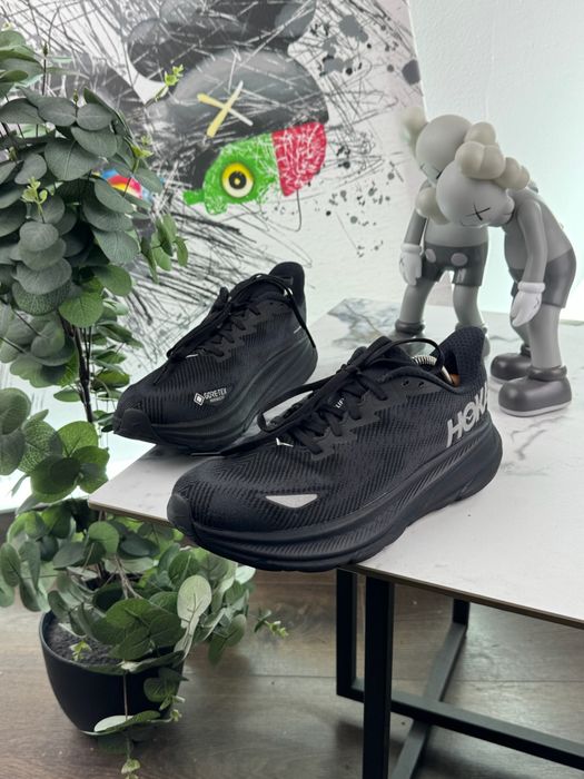 Кросівки Hoka Clifton 9 Gore Tex 41 розмір Е10939