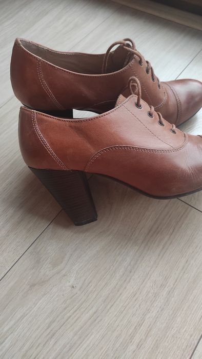 Buty skórzane Lasocki r.39 brązowe na obcasie