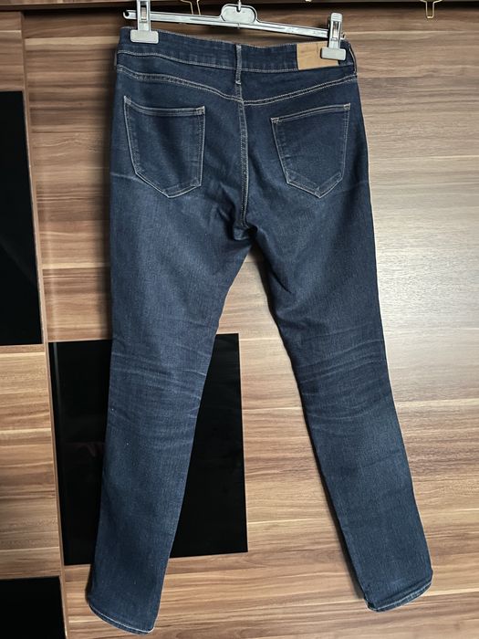 Ciemne jeansy H&M