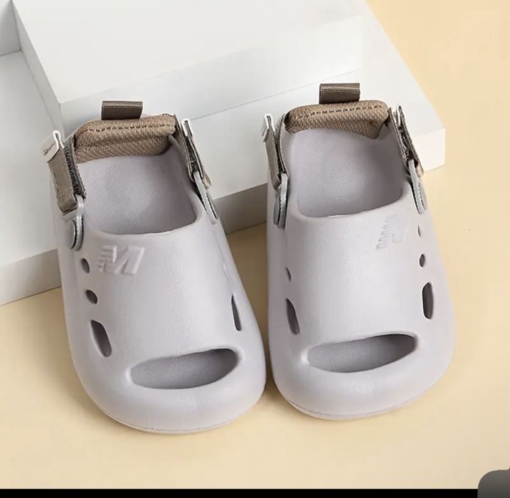 Крокси на хлопчика ,нові !