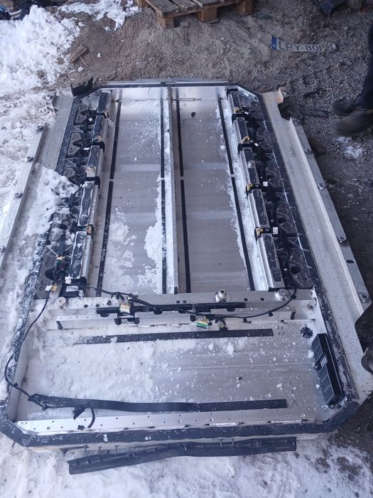 Продам корпуса батарей мерседес, рено зое