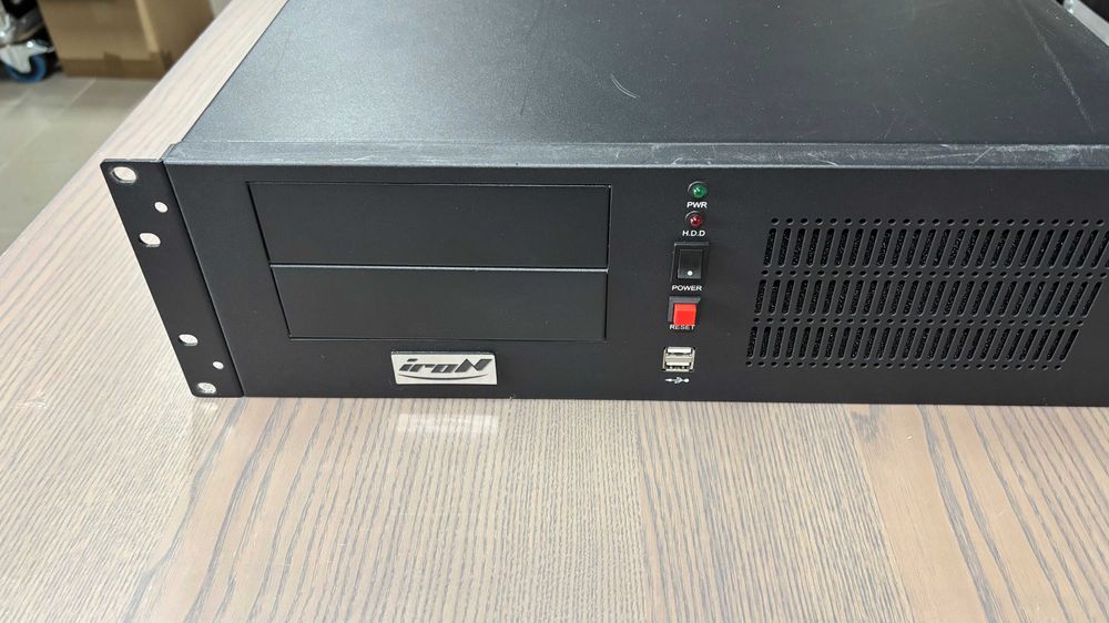 Obudowa komputera RACK