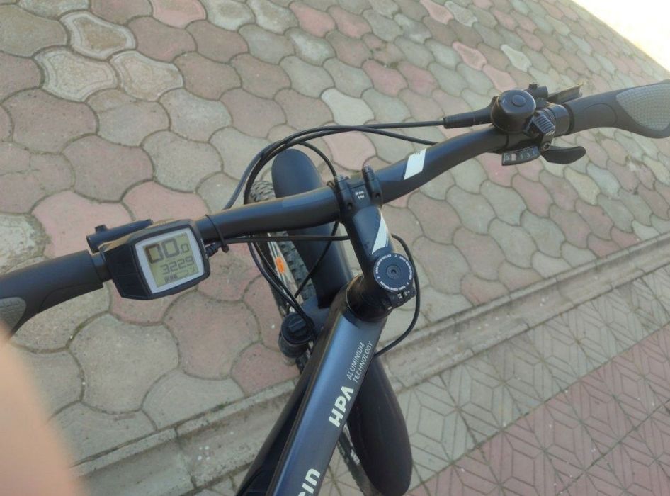 Cube acid hybryd one 400 (електровелосипед)